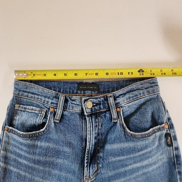 Silver Jeans Highly Desirable Straight Leg High rise Womens Size 26 Frayed Rips - Picture 8 of 10